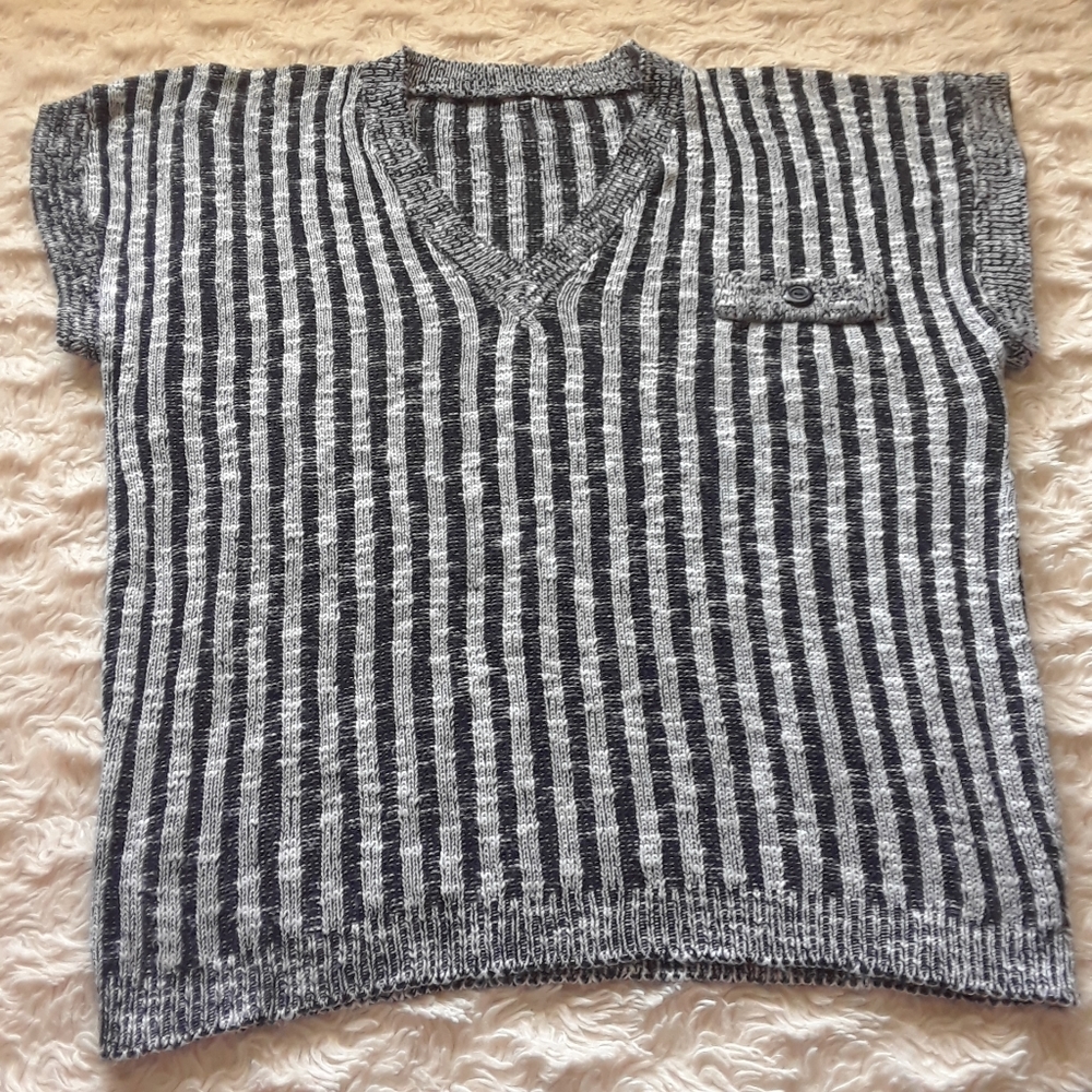 Vintage Striped Short Sleeved V-neck Sweater
